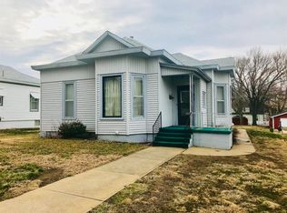 912 5th St, Fairbury, NE 68352