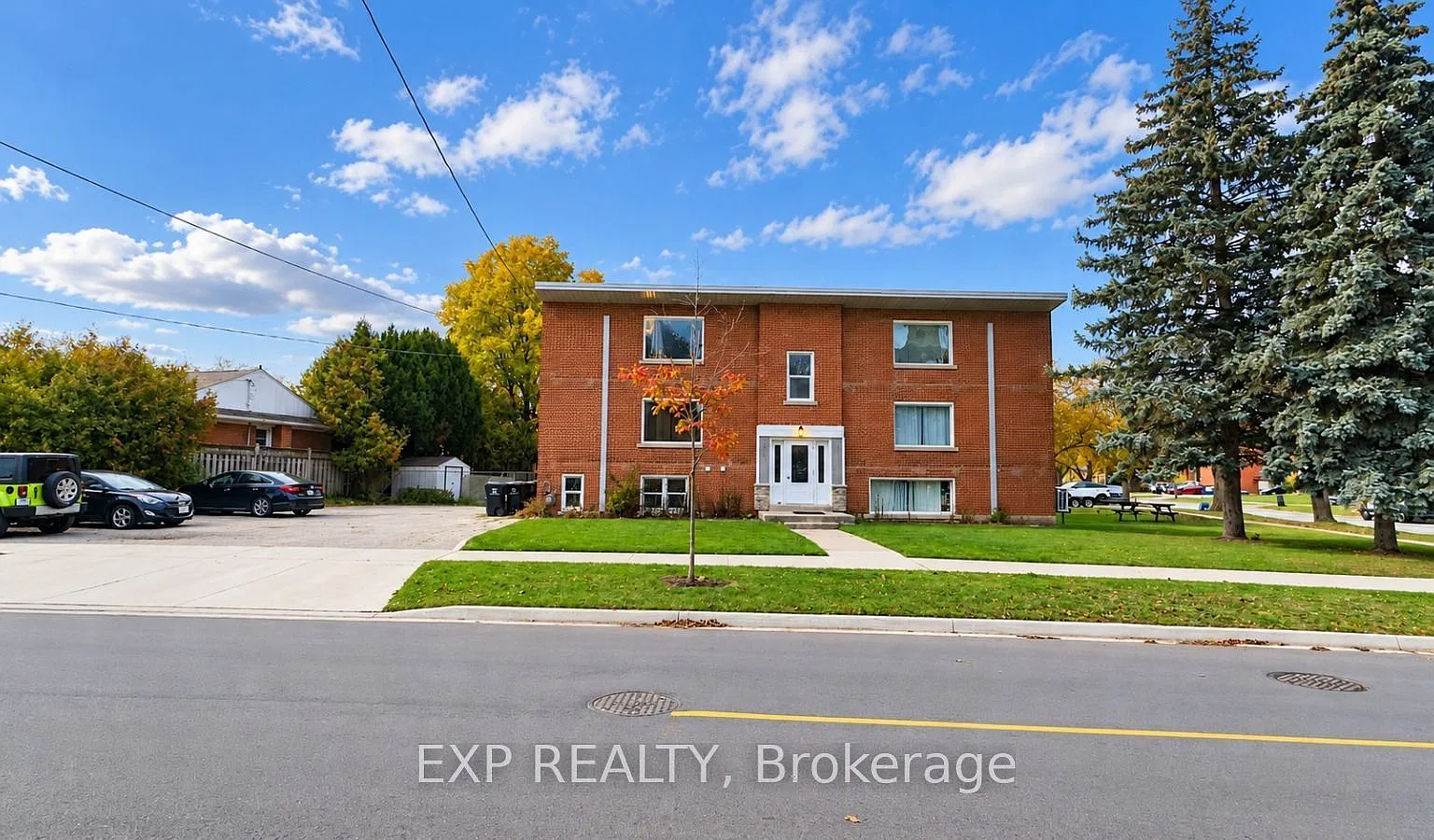 2 bed, $1,749 — Photo 2