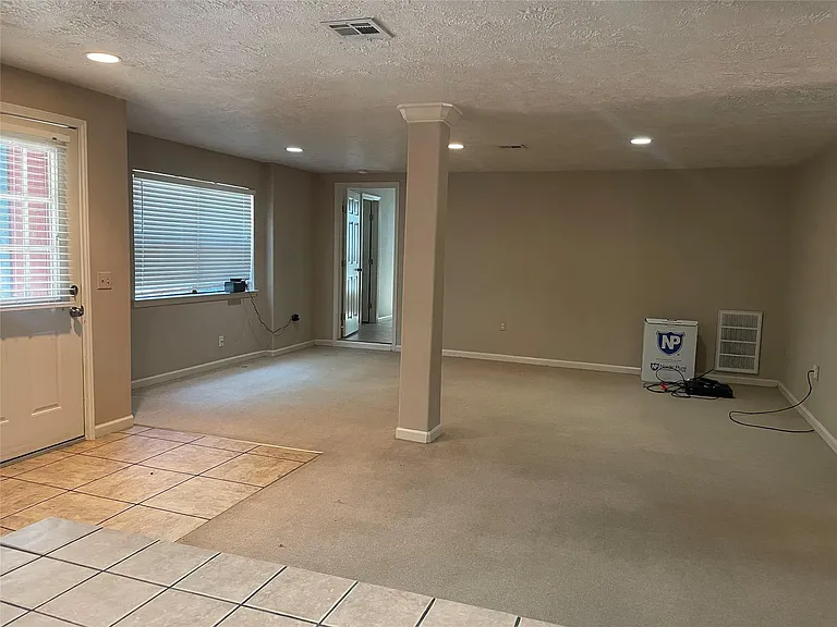 302 Somerset Rd — Photo 8