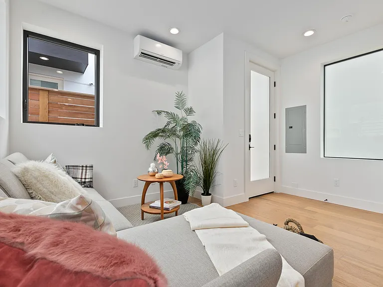1775B SW Cambridge St — Photo 3