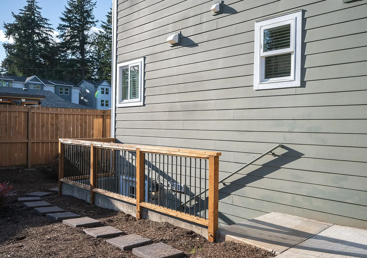 Burnside 1 — Photo 3