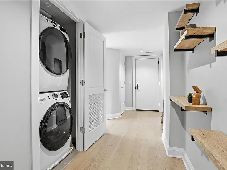 925 N Fairfax St #311 — Photo 9