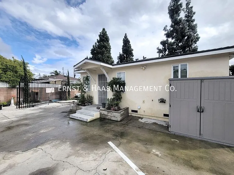 8429 Somerset Blvd — Photo 26