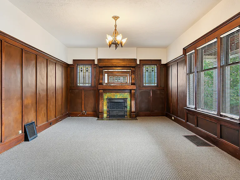 Elegant Living Room with Fireplace (Non Wood-burning) and Leaded Windows.