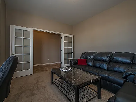 Building Photo - 7201 S Oak Hill Cir