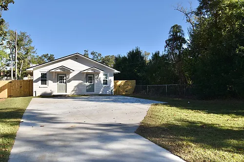 626 W Georgia St Photo 1