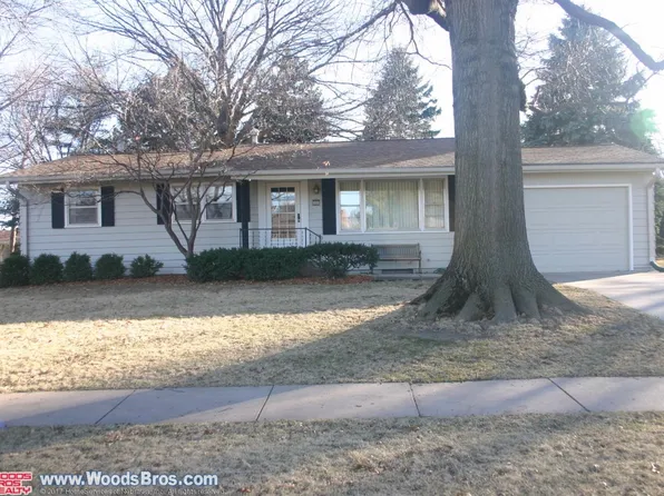 341 Carolyn Ct, Lincoln, NE 68510