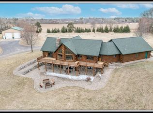 E8957 Dey Rd, New London, WI 54961