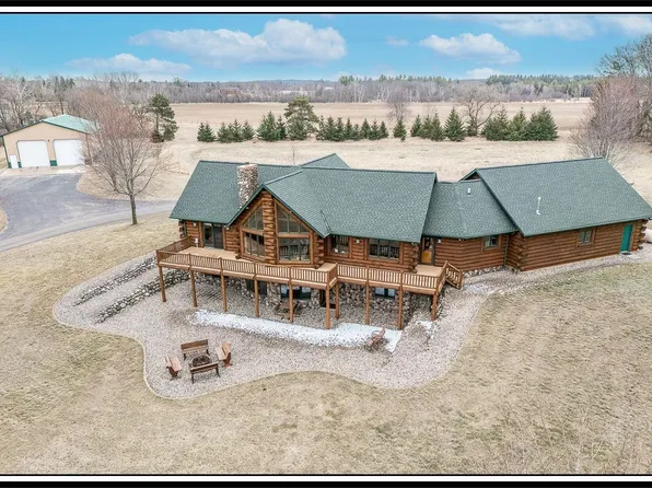 E8957 Dey Rd, New London, WI 54961