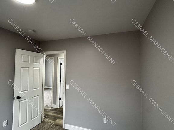 3rd image of 3211 Chambers St