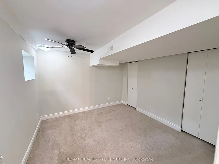 18 Mackenzie Dr #BASEMENT — Photo 12