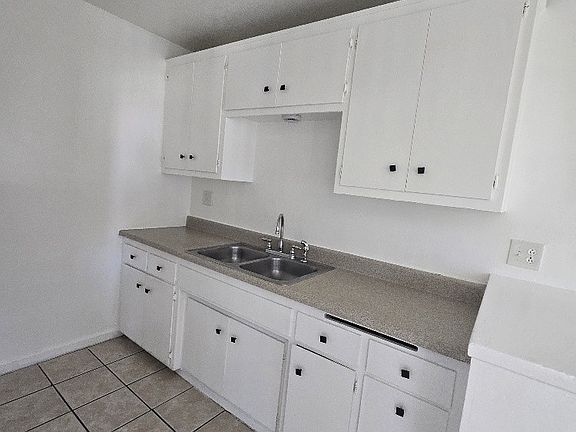 3rd image of 771 Spruce Ave #K & E