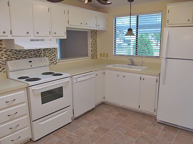 1st image of 754 E Palm Valley Dr