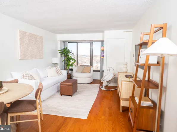 2001 Hamilton St APT 1417, Philadelphia, PA 19130