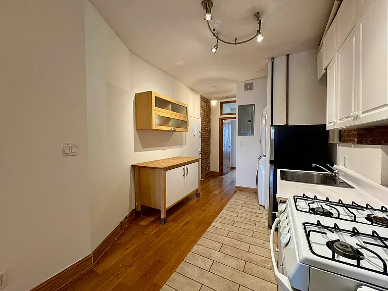 2250 1st Ave #4S — Photo 23