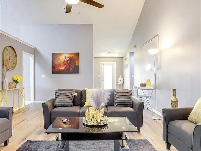 1080 Rafington Dr — Photo 1