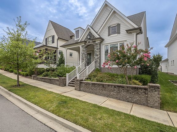 2nd image of 4020 Camberley St
