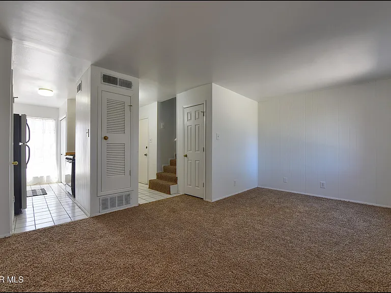 10605 Kinross Ave #B — Photo 8