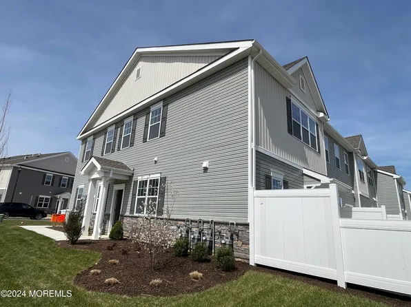 36 Chapel Ln, Wall, NJ 07753