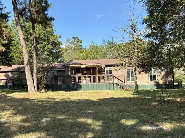 1052 Briar Crest Dr, New Ulm, TX 78950