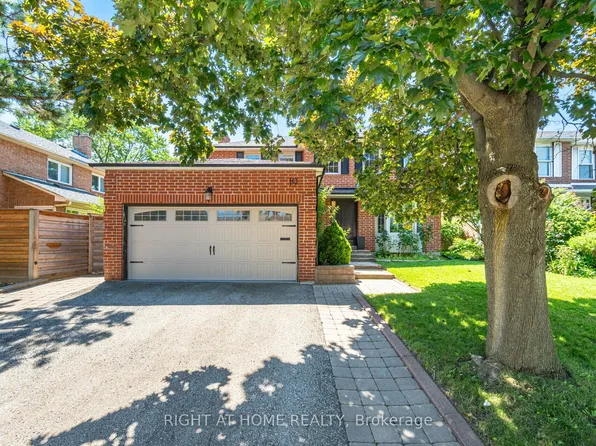 19 Talgarth Rd, Toronto, ON M9B 6H1
