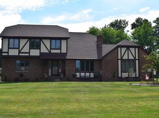 8391 Morningside Dr, Poland, OH