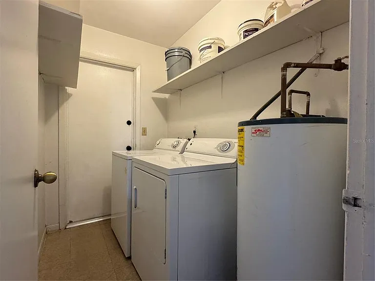 1421 Noble Pl — Photo 8
