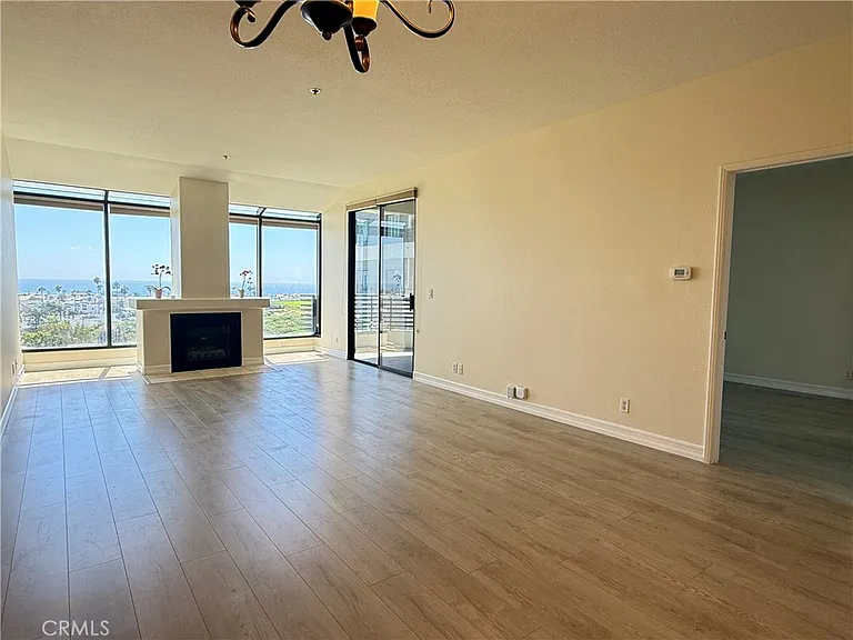 200 Paris Ln #210 — Photo 3