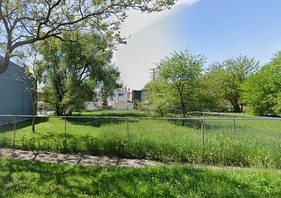 1st image of 208 N La Crosse Ave