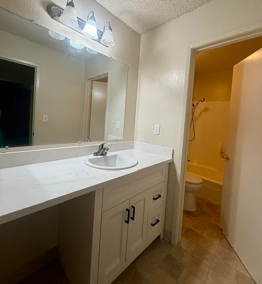 2 bed, 1.0 bath, 840 sqft, $2,245 — Photo 16