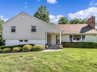 25 Tamarack Way, Pleasantville, NY 10570