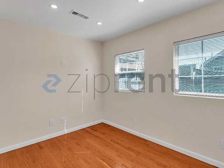4027 Fullington St — Photo 7