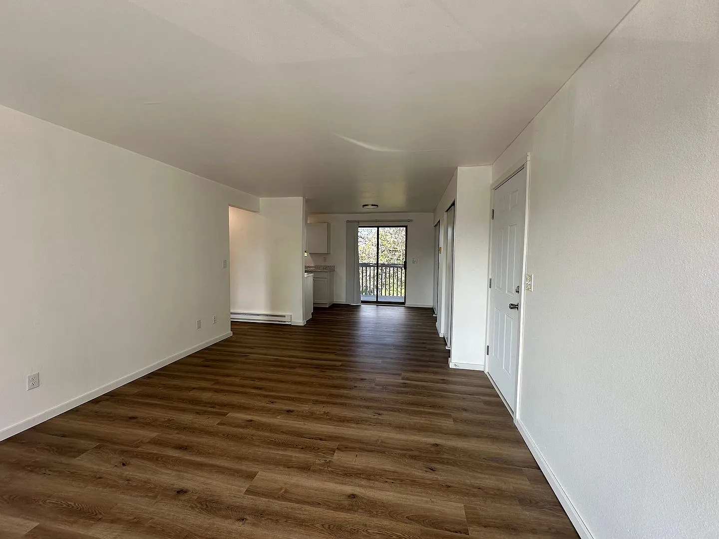 1 Bed 1 Bath 2nd Floor Unit in Bellingham — Photo 3