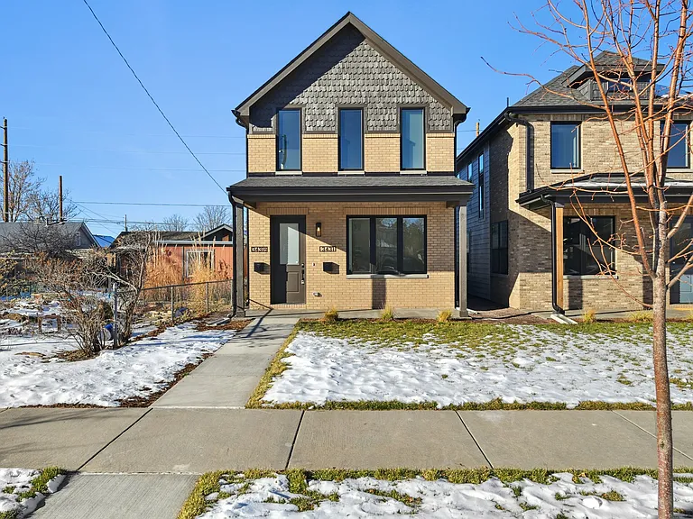 3431 N Columbine St — Photo 1