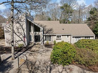 39 Fox Run Ln, East Falmouth, MA 02536