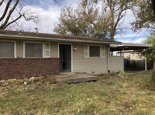 7141 SW Glencrest Dr, Topeka, KS 66619