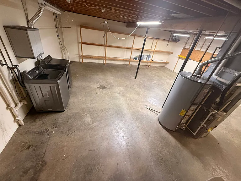 1009 Hess Ln — Photo 24
