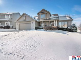 2313 Mayflower Rd, Bellevue, NE 68123