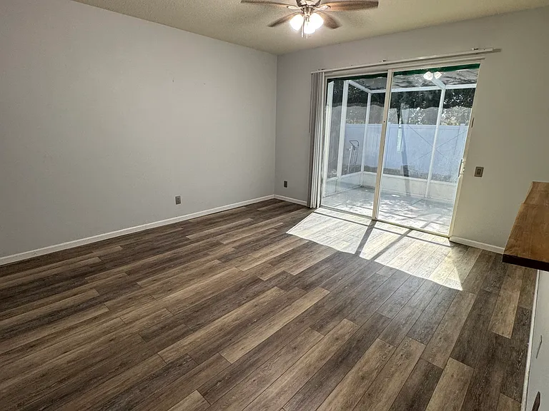 996 Hill Flower Dr — Photo 10