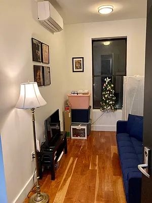 Rented by Delmark Realty LLC | media 18