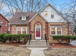 2419 Birchwood Ln, Wilmette, IL 60091