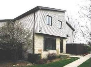 272 E Woodlawn Rd, New Lenox, IL 60451