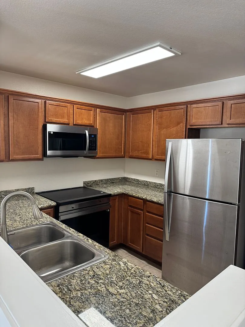 1 bed 1 ba in Rancho San Diego Available Now! — Photo 2