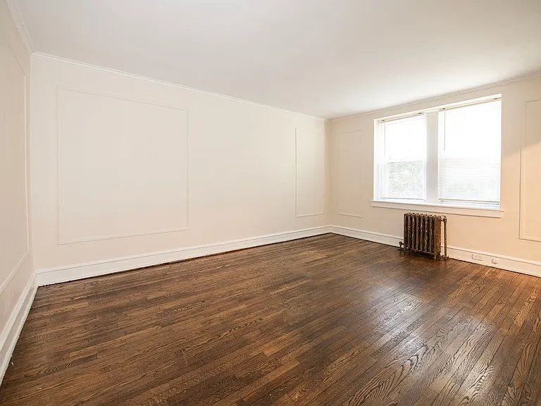 **English Manor Apartments Timeless Charm in the Heart of East Germantown** — Photo 43