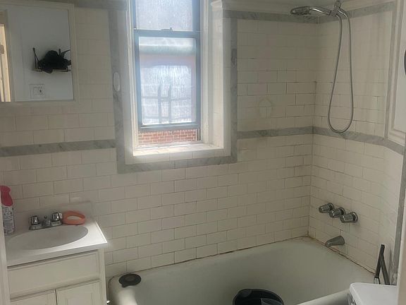 4th image of 5008 Broadway #H-6