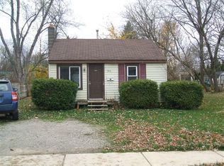 916 Dearborn St, Howell, MI 48843