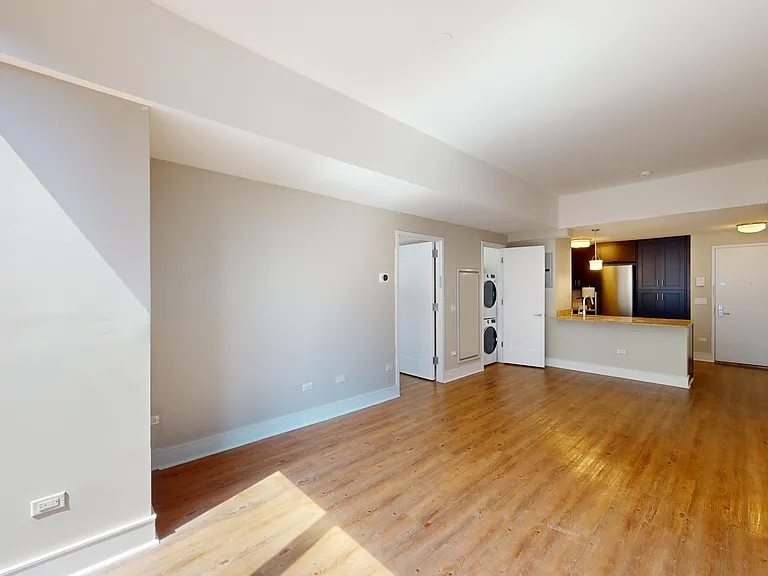 237 E 34th St #501 — Photo 1
