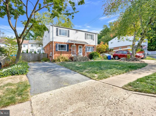 5853 Mount Vernon Dr, Alexandria, VA 22303