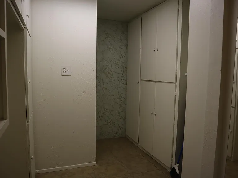 4240 W Hatcher Rd — Photo 17