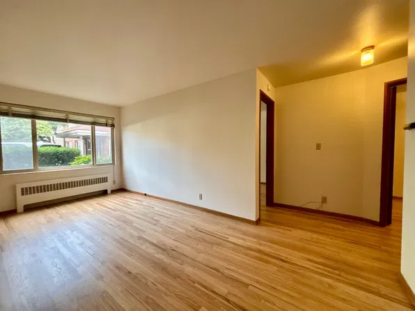 611 Tg Stern, 611 N 50th St APT 3, Seattle, WA 98103